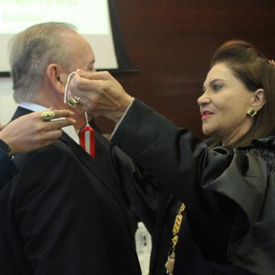 Medalha para o Deputado Martinho Carmona